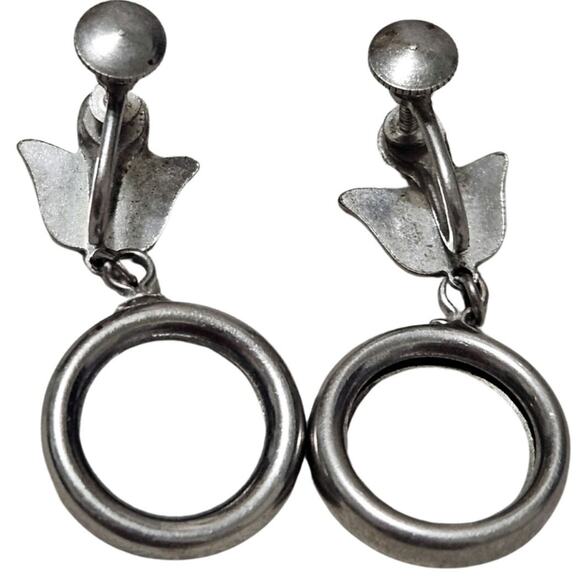 1950s Vintage Flower Dangling Loop Clip On Earrings Silver Tone Twist On Closure - Picture 7 of 7